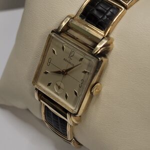 Vintage Benrus Mens watch on JB bracelet.